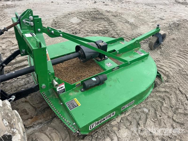 Frontier RC20X 60 in 3-Point Hitch Rotary Cutter видаляють бадилля