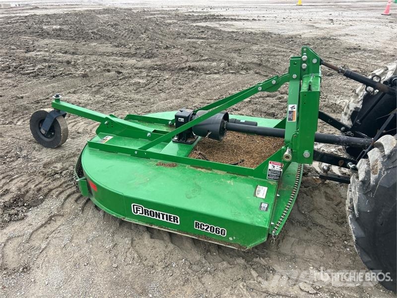 Frontier RC20X 60 in 3-Point Hitch Rotary Cutter видаляють бадилля