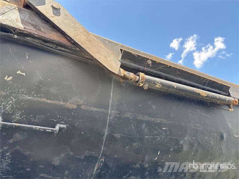 Fruehauf 28 ft T/A Frameless End Dump Trailer Bañeras