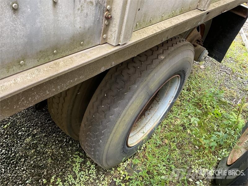 Fruehauf 40 ft T/A Van Trailer (Inoperable) Van Body Trailers