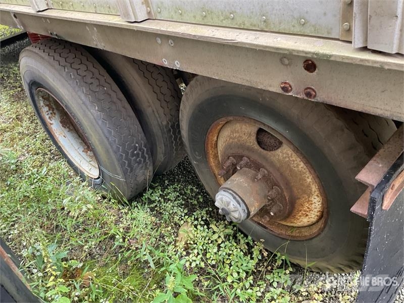 Fruehauf 40 ft T/A Van Trailer (Inoperable) Van Body Trailers