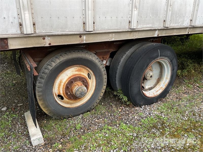 Fruehauf 40 ft T/A Van Trailer (Inoperable) Van Body Trailers