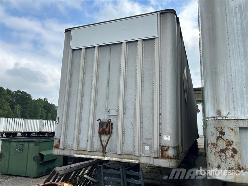 Fruehauf 40 ft Van Trailer Skappåbygg