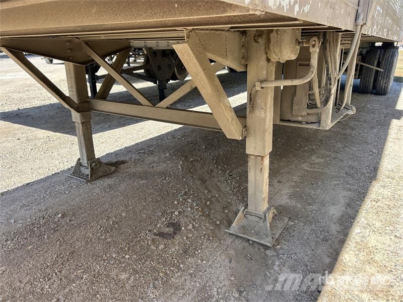 Fruehauf 40 ft x 96 in T/A Office/Site Van Trailer Прицепы-фургоны