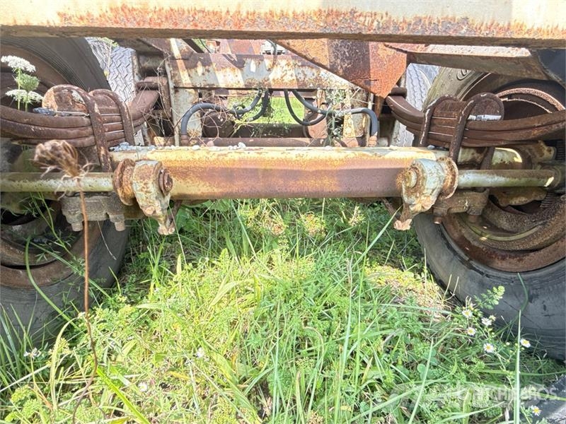 Fruehauf 40 ft x 96 in T/A 40 ft Van Trailer Прицепы-фургоны