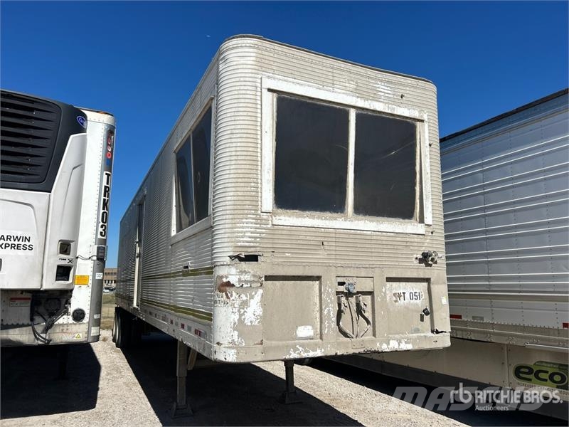 Fruehauf 40 ft x 96 in T/A Office/Site Van Trailer Прицепы-фургоны