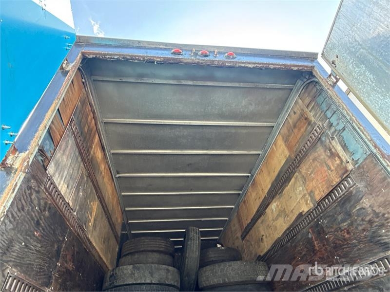 Fruehauf 40 ft x 96 in T/A 40 ft Van Trailer 箱體拖車