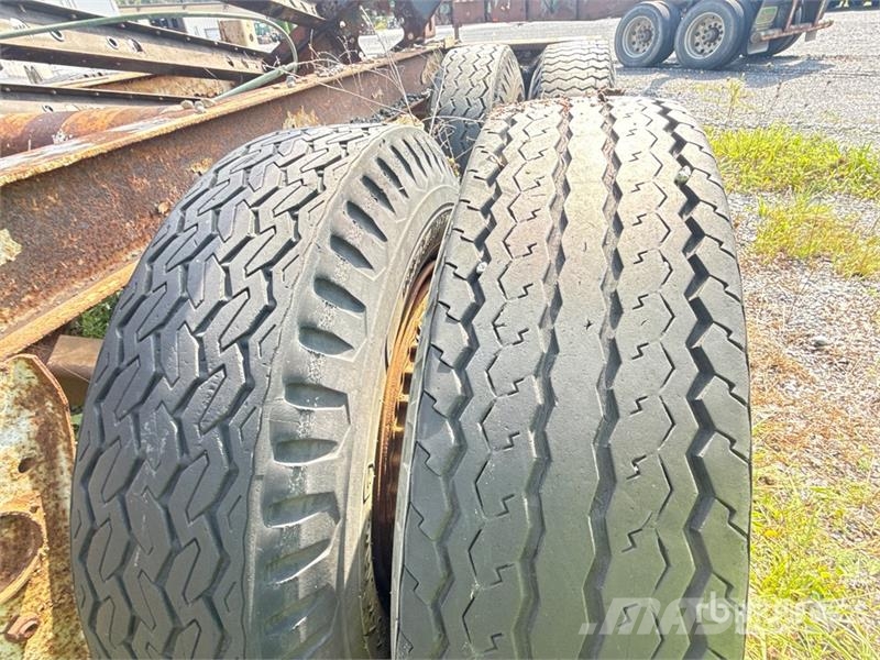 Fruehauf 40 ft x 96 in T/A 40 ft Van Trailer Прицепы-фургоны