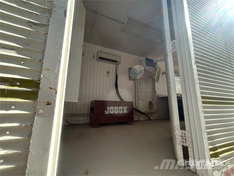 Fruehauf 40 ft x 96 in T/A Office/Site Van Trailer Прицепы-фургоны