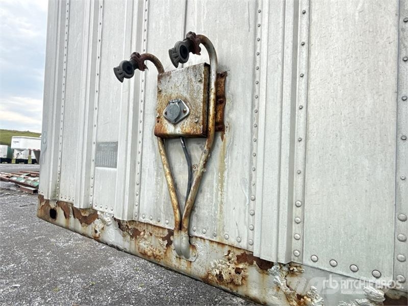 Fruehauf 40 ft x 96 in T/A 40 ft Van Trailer Прицепы-фургоны