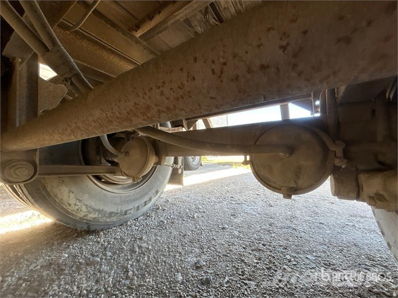 Fruehauf 40 ft x 96 in T/A Office/Site Van Trailer Прицепы-фургоны