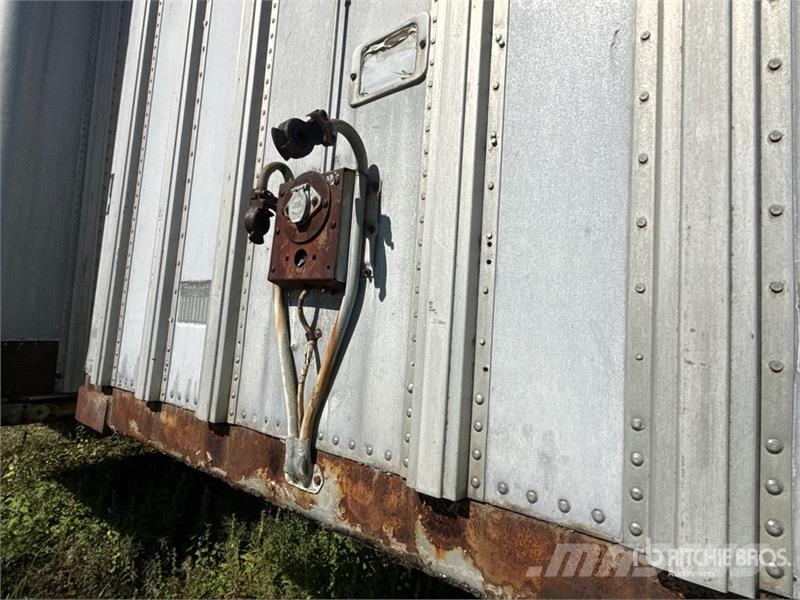 Fruehauf 40 ft x 96 in T/A 40 ft Van Trailer 箱體拖車