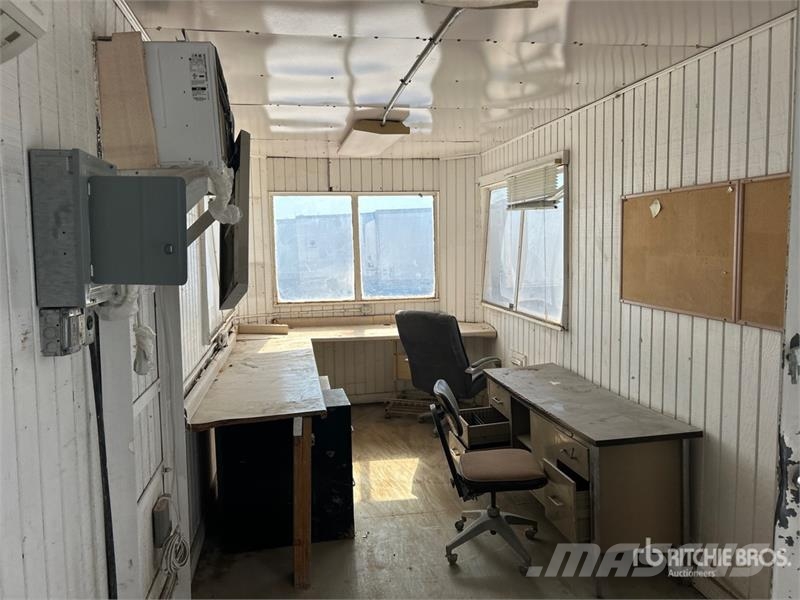 Fruehauf 40 ft x 96 in T/A Office/Site Van Trailer Прицепы-фургоны