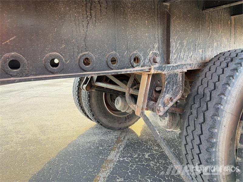 Fruehauf 48 ft T/A Flatbed Trailer Remolques de cama baja