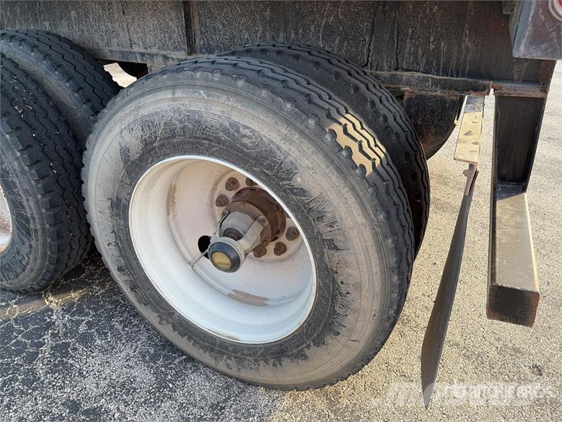 Fruehauf 48 ft T/A Flatbed Trailer Remolques de cama baja