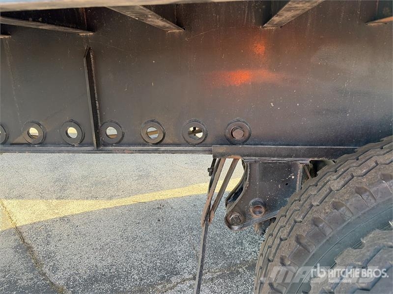 Fruehauf 48 ft T/A Flatbed Trailer Remolques de cama baja