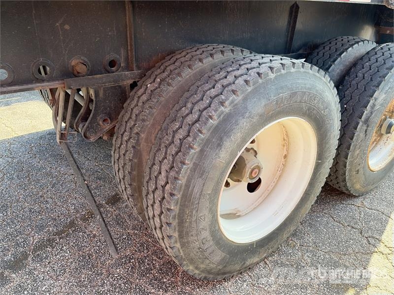 Fruehauf 48 ft T/A Flatbed Trailer Remolques de cama baja