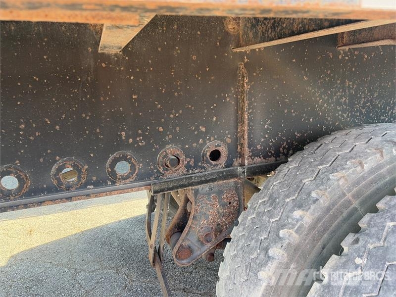 Fruehauf 48 ft T/A Flatbed Trailer Remolques de cama baja