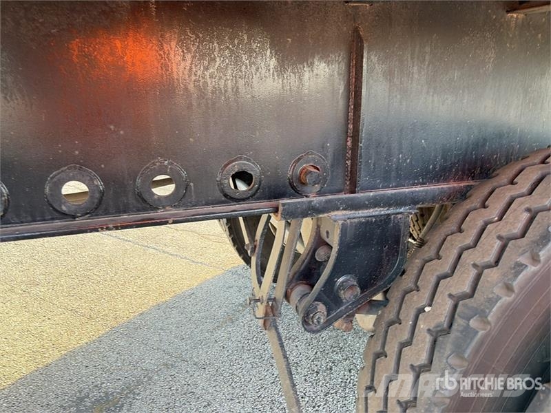 Fruehauf 48 ft T/A Flatbed Trailer Remolques de cama baja