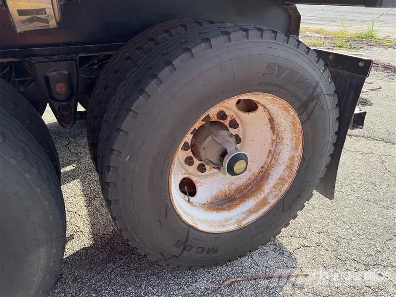 Fruehauf 48 ft T/A Flatbed Trailer Remolques de cama baja