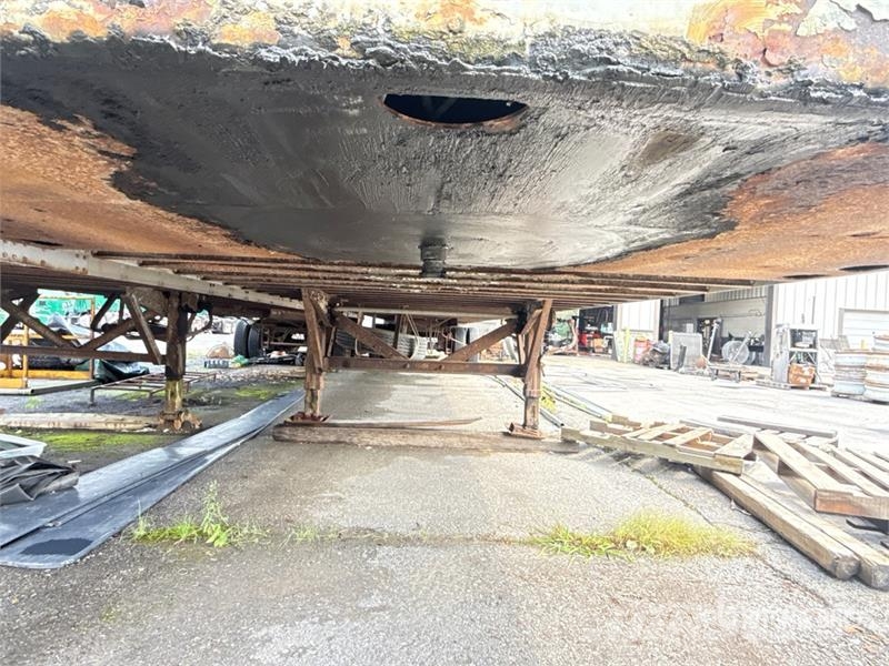 Fruehauf 48 ft x 102 in T/A Van Trailer Umpikoriperävaunut