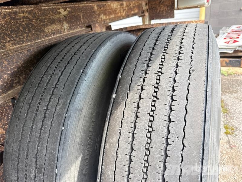 Fruehauf 48 ft x 102 in T/A Van Trailer Umpikoriperävaunut