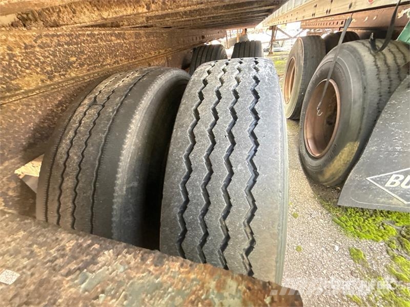 Fruehauf 48 ft x 102 in T/A Van Trailer Umpikoriperävaunut