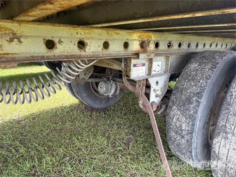 Fruehauf 53 ft x 102 in T/A Van Trailer ボックスボディートレーラー