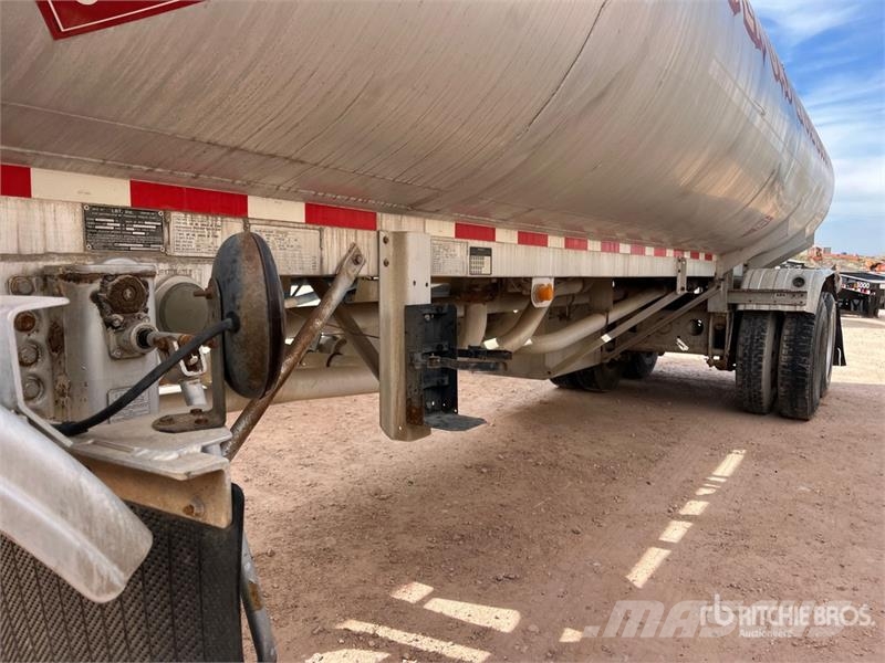 Fruehauf 6550 gal T/A Tanker Trailer Remorque citerne