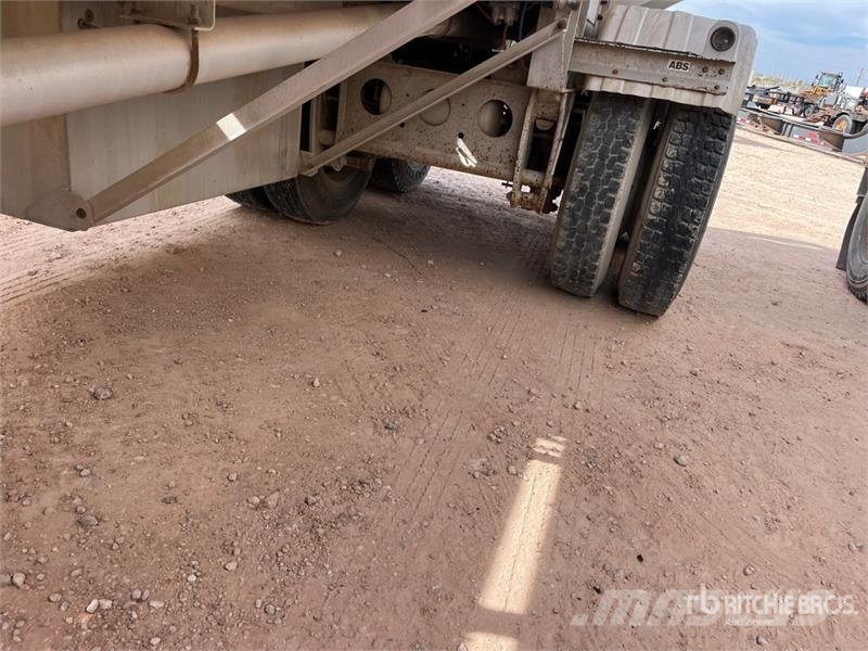Fruehauf 6550 gal T/A Tanker Trailer Remorque citerne