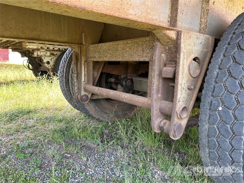 Fruehauf FB6-F2-43 43 ft T/A Van Trailer 箱體拖車