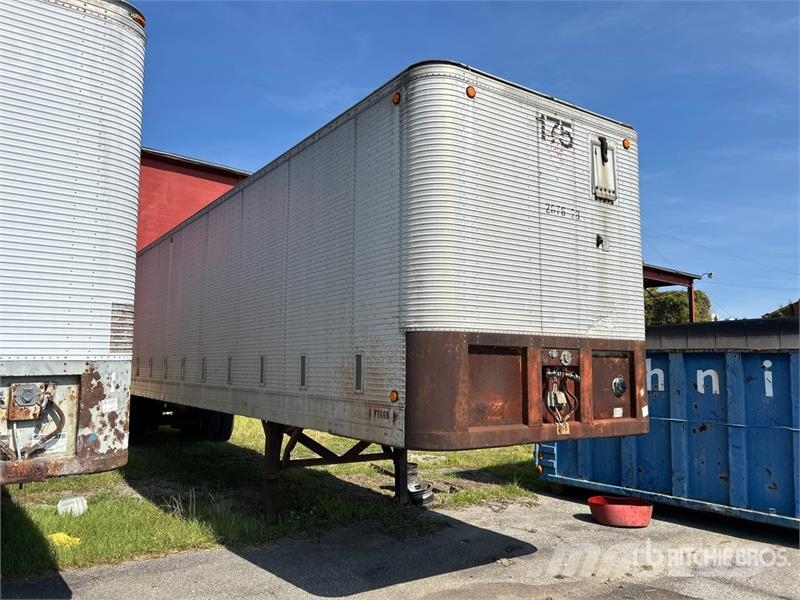 Fruehauf FB6-F2-43 43 ft T/A Van Trailer Umpikoriperävaunut