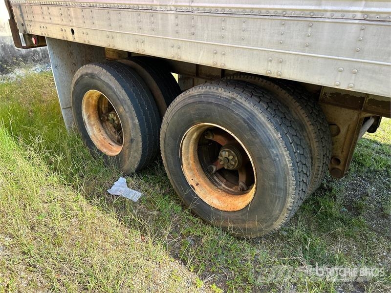 Fruehauf FB6-F2-43 43 ft T/A Van Trailer Umpikoriperävaunut