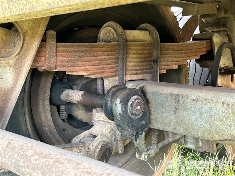 Fruehauf FB6-F2-43 43 ft T/A Van Trailer Umpikoriperävaunut