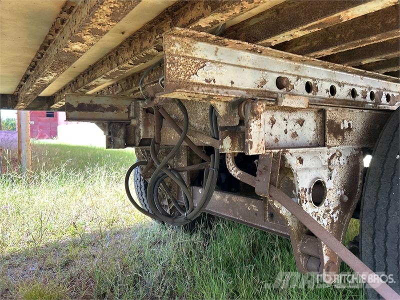 Fruehauf FB9-F2-48 48 ft T/A Van Trailer 箱體拖車