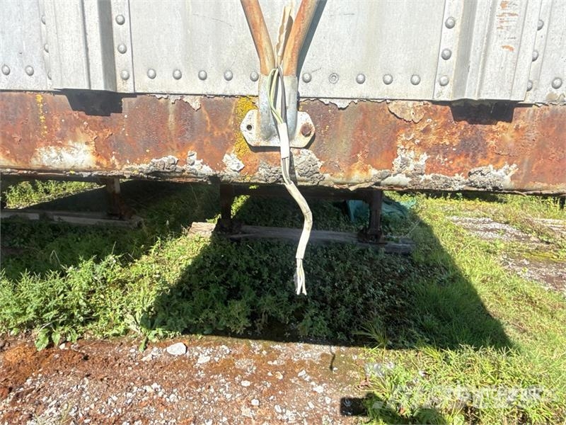 Fruehauf FG6-F2-40 40 ft x 96 in T/A Van Trailer 箱體拖車