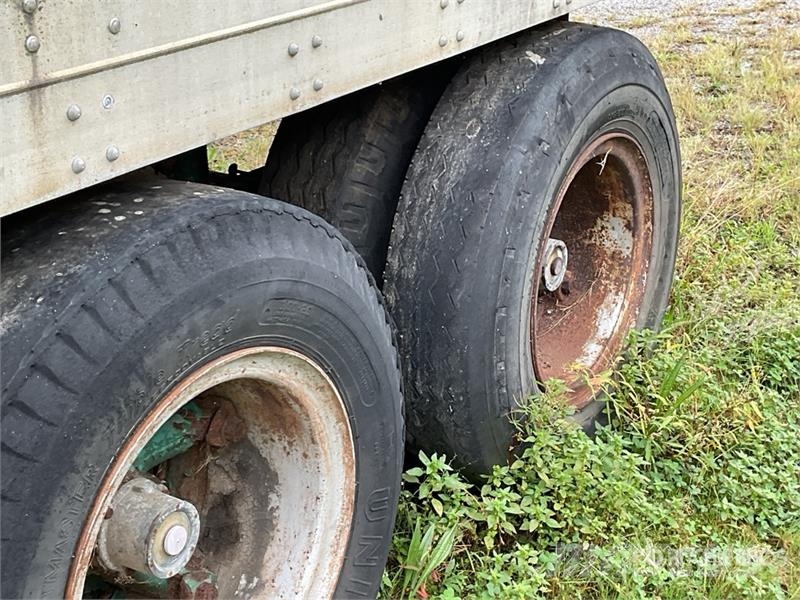 Fruehauf T/A Van Trailer (Inoperable) Van Body Trailers