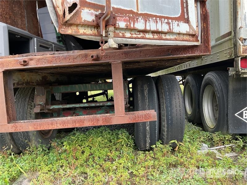 Fruehauf T/A Van Trailer (Inoperable) Van Body Trailers