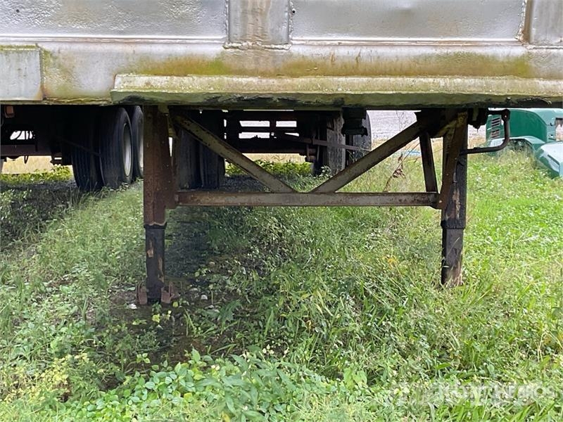 Fruehauf T/A Van Trailer (Inoperable) Van Body Trailers