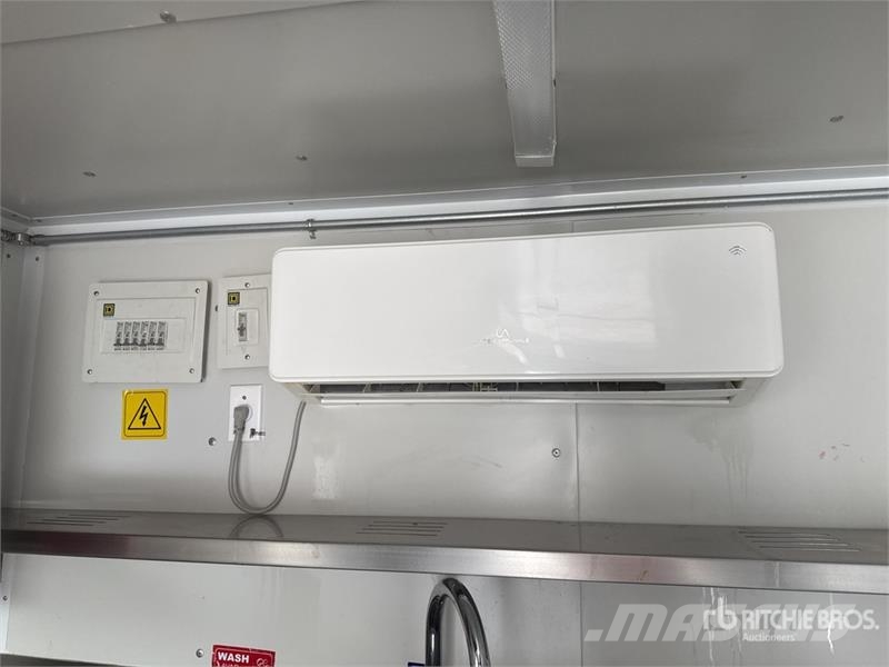 FUD 14 ft T/A Food Concession Trailer Прочие прицепы