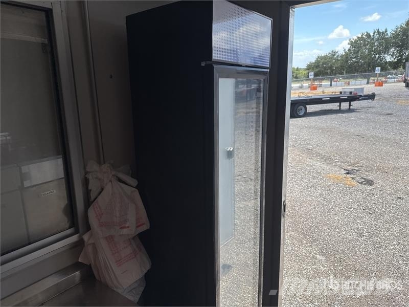 FUD 14 ft T/A Food Concession Trailer Прочие прицепы