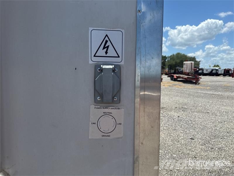 FUD 14 ft T/A Food Concession Trailer Прочие прицепы