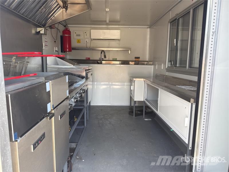 FUD 14 ft T/A Food Concession Trailer Прочие прицепы