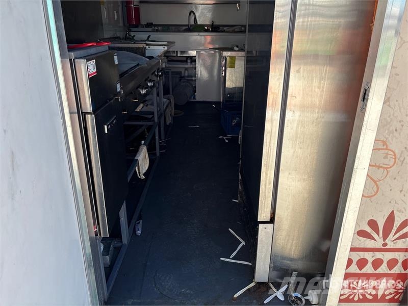 FUD 16 ft T/A Food Concession Trailer Otros remolques