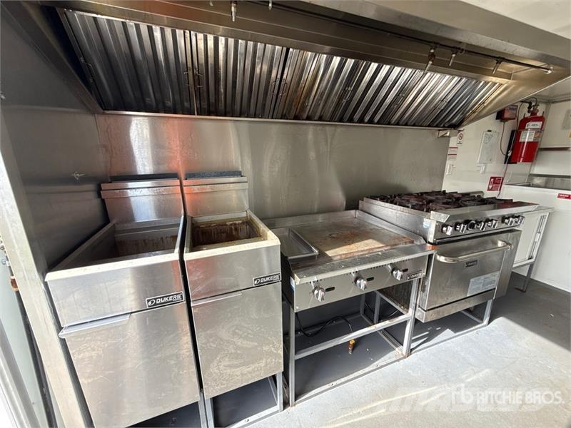  FUD 16 ft T/A Food Concession Trailer Outros reboques