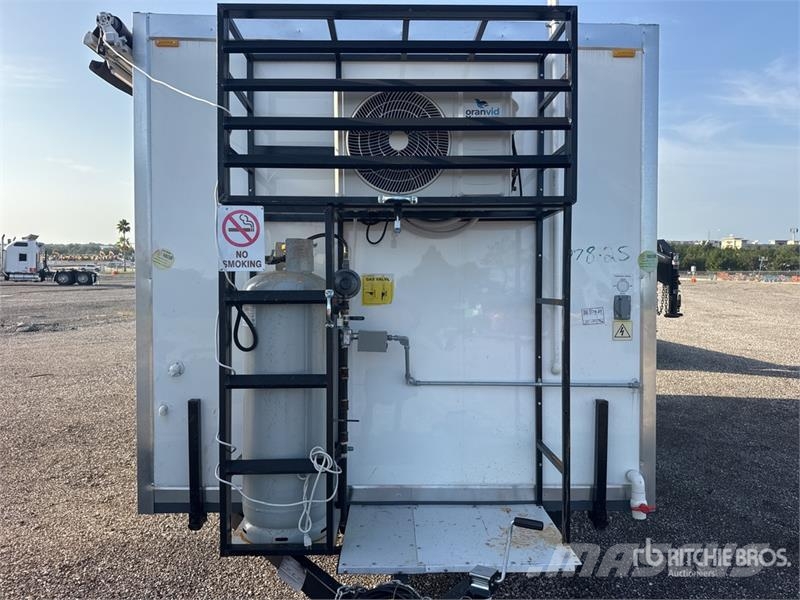 FUD 16 ft T/A Food Concession Trailer Ostale prikolice
