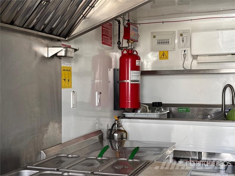 FUD 16 ft T/A Food Concession Trailer Otros remolques