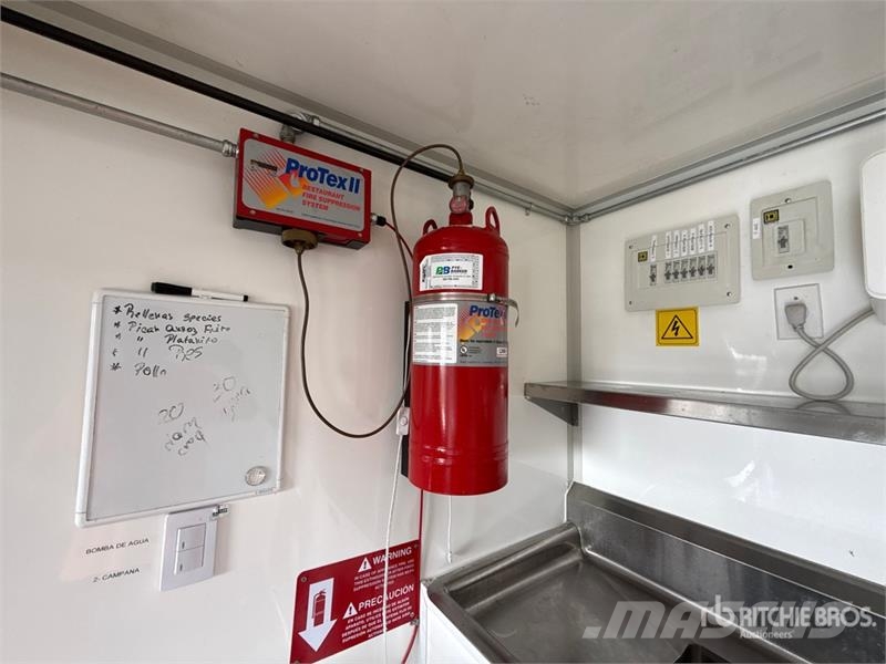  FUD 16 ft T/A Food Concession Trailer Outros reboques