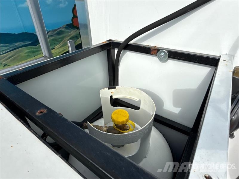  FUD 16 ft T/A Food Concession Trailer Outros reboques