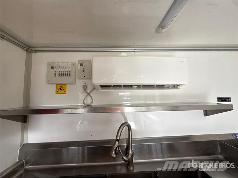  FUD 16 ft T/A Food Concession Trailer Outros reboques